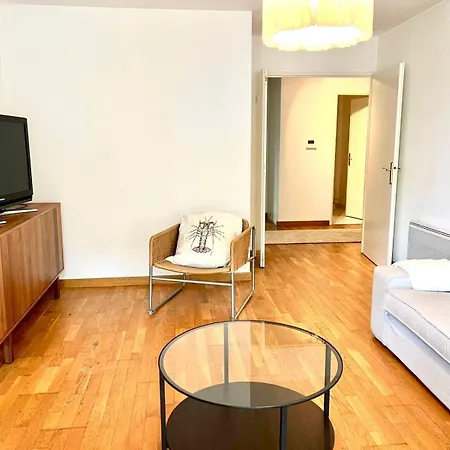 Spacieux Avec Jardin, A 5 Min A Pied De L'abbaye Aux Dames Et 10 Min A Pied Du Centre * كان