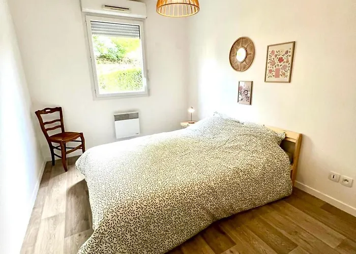 Spacieux Avec Jardin, A 5 Min A Pied De L'abbaye Aux Dames Et 10 Min A Pied Du Centre Daire *